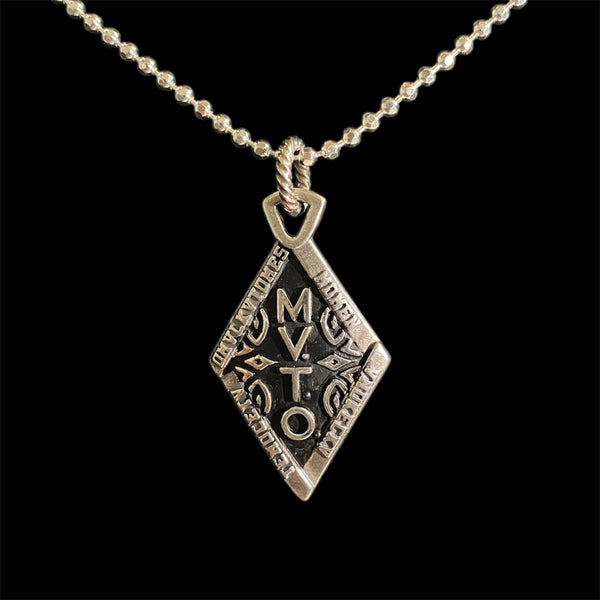 "MVTO" pendent